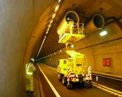 トンネル換気設備の点検・清掃