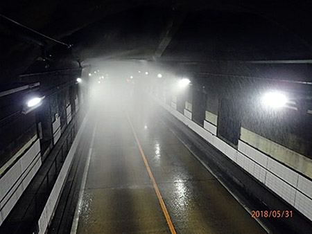 トンネル水噴霧点検