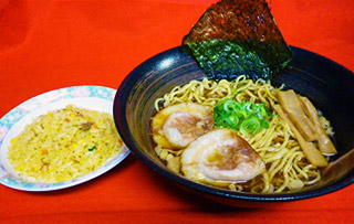 道口PA（下り線）「尾道ラーメンミニチャーハンセット」（850円）