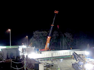 トラッククレーン一括架設状況（参考）
