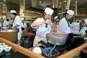 「まごの店」は高校生が運営！