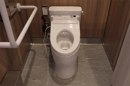 LED照明/節水型便器を採用しています