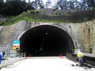 神峰山TN貫通　全景