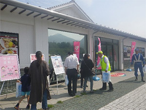 交通安全チラシの配布