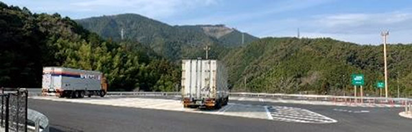 拡張した大型車エリア(E1A新東名 静岡SA(上り))