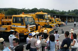 維持管理用車両の見学