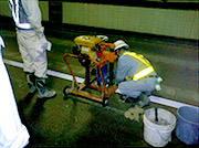 トンネル内センターライン上の舗装補修