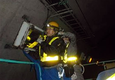 トンネル照明灯具取替