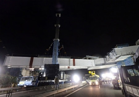 跨道橋桁架設工事のイメージ