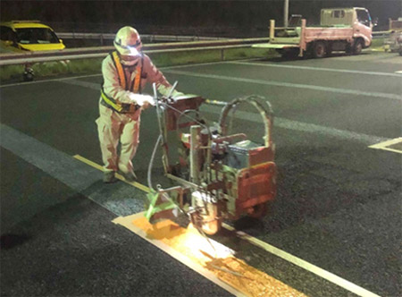 路面標示工