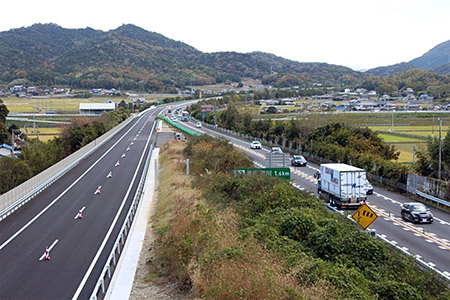 車線切替前