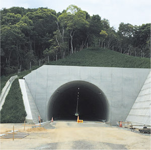 白鳥トンネル東坑口