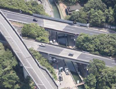 一般車両の通行を再開した片野川橋