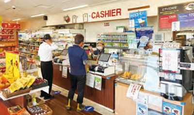 営業を再開した緑川パーキングエリアの店舗