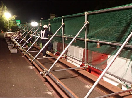 四車線化工事（目隠板設置工事）