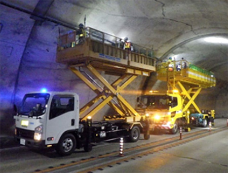 トンネル照明更新工事