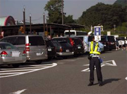休憩施設等での駐車場整理員の配置