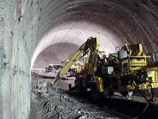 箕面トンネル（掘削状況）