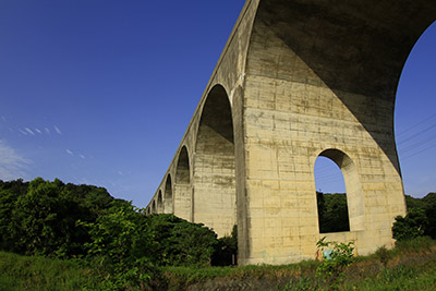 「南の島のアーチ橋」
真栄城 浩さん