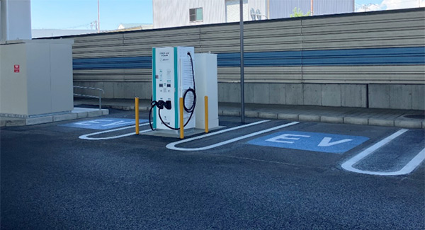 急速充電設備（E26 近畿道 八尾PA上り線）