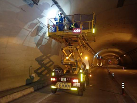 トンネル照明構造・設備点検