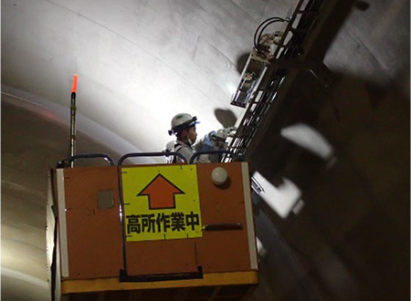 トンネル照明設備更新工事