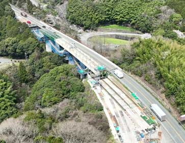 上部工工事現場