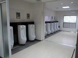男性用お手洗い内部